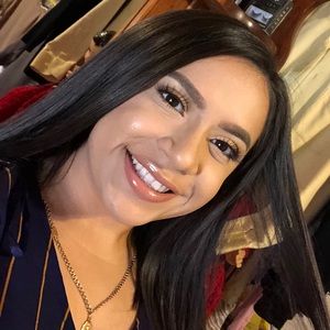 Meet your Posher, Leslie